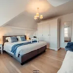 Promenade - Luxuriously For 8 People Daire